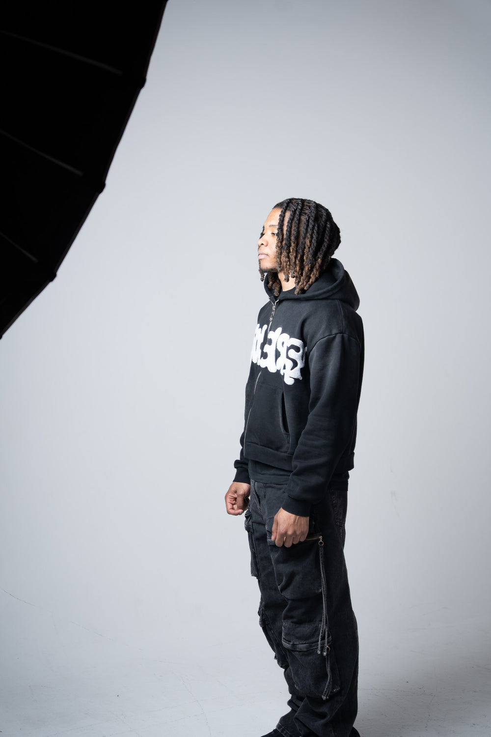 "FREDÖM" ZIP UP (BLACK)